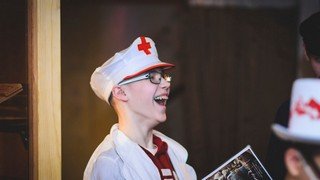 Квест «Психушка» для подростков: Когда ты и твои друзья нашли технический мануал для КошкоДемона и поняли, что он требует котят и мультиков, чтобы захватить мир. Квест «Психушка». Квест для подростка в Клину.